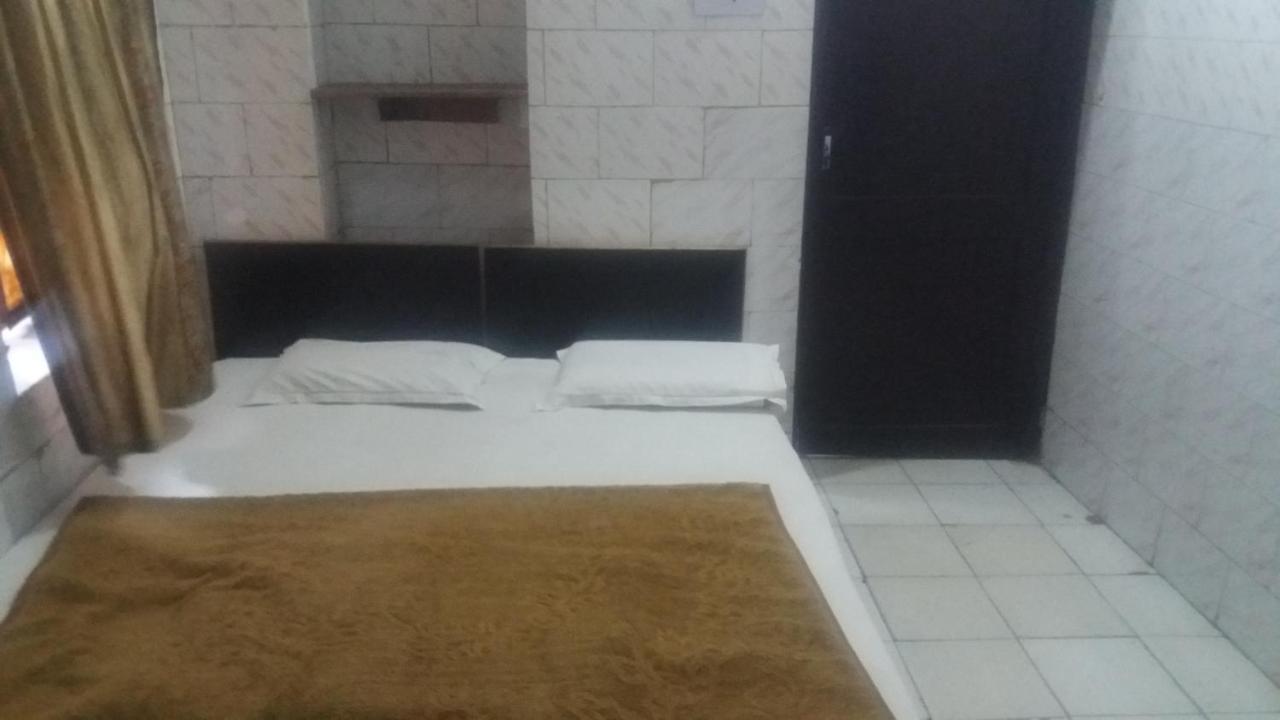 Hotel Jeet Агра Экстерьер фото